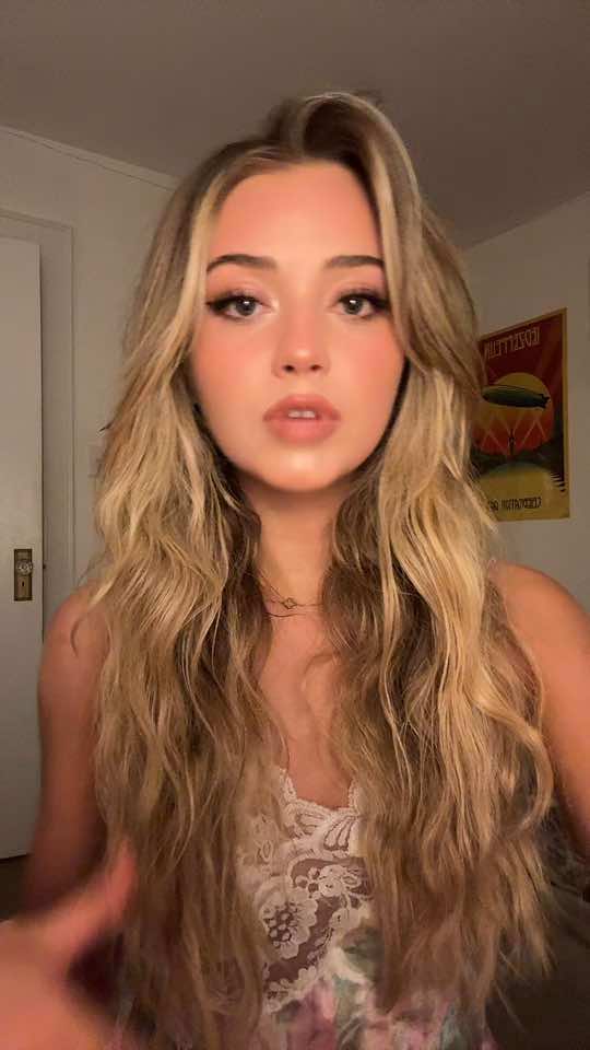 Insta is tesscholloway and in my bio🫶