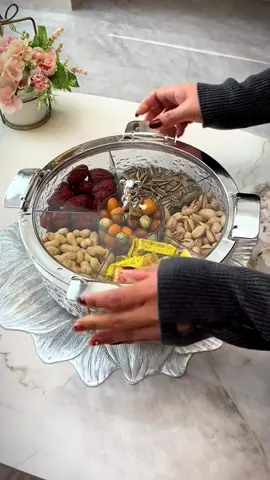 Khay mứt tết 2025, khay đựng bánh kẹo  chia 6 ngăn, thiết kế sáng trọng, nắp đậy kín chống bụi, chống ẩm tuyệt đối #khaydungmuttet #khaydungbanhkeo #khaymuttet #xuhuong #dodungtienich 