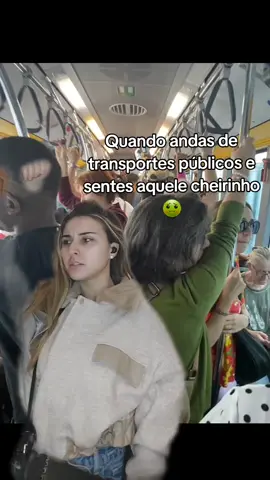 Aquele cheirinho 🤢🧅#transportespublicos #cheirinho 