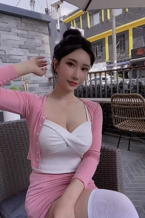 여름을 기다리며 인연을 기다리다#single #사랑 #Love #싱글 #미녀 #travel #여행 #fypシ #등산 #sports #fyp #tiktok #video #dance #kpop #눈 #춤 