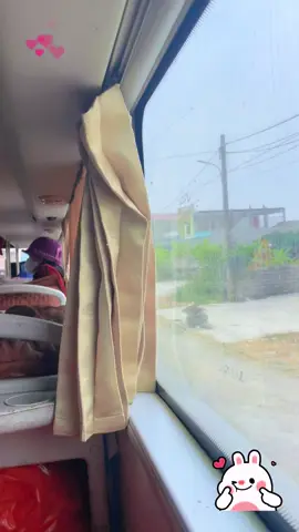 Gần Tết mà đi xe cứ nôn nao trong người 😁về thôiiiiii.về có mẹ đón để làm việc nhà,mẹ yêu thương bằng những khúc ca sáng sớm lẫn cả ngày 😆#têtsumvầy #xekhachvietnam🇻🇳 