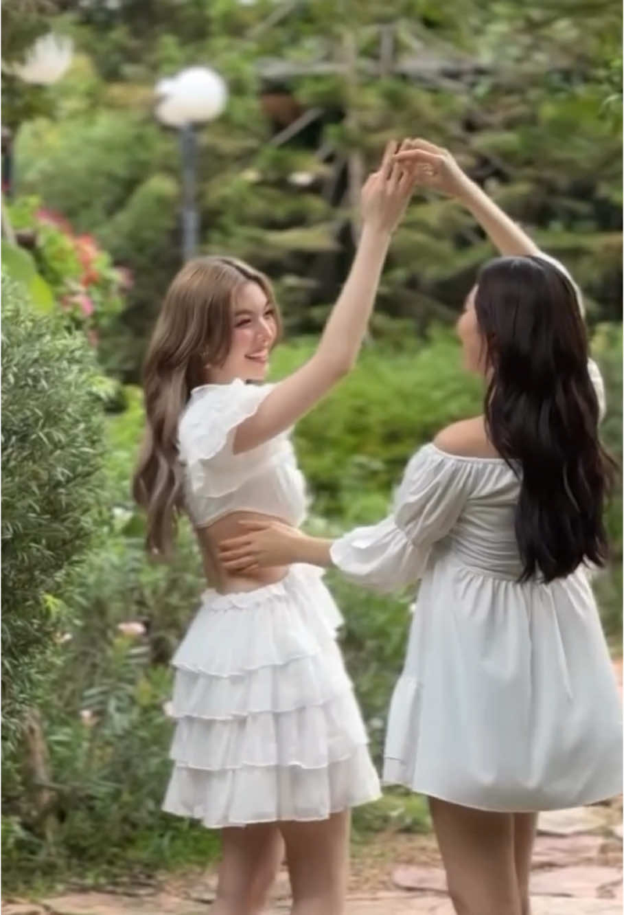 Đôi tay lúc chưa hiểu lòng mình của sụn sụn khây, có lịch thiệp nhưng không đáng kể:)) #lingorm #linglingkwong #ormkornnaphat @Lingling Kwong @ออมออมเอง:^D 