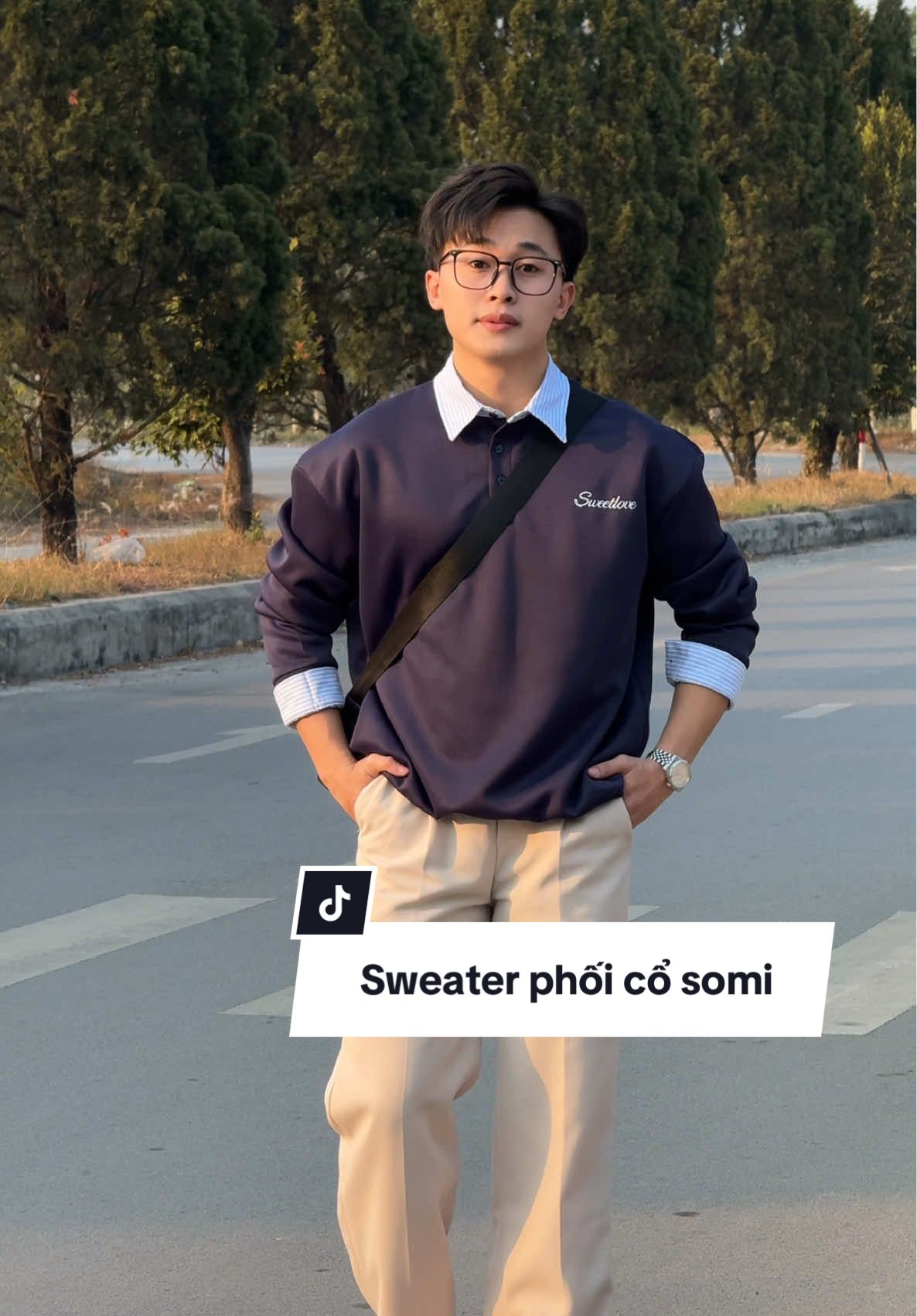 nay thấy về ít xanh navy này ae ơii#Outfit #sweater 