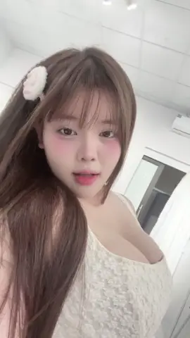 Củi ướt khó đun, beautiful luôn đúng😜