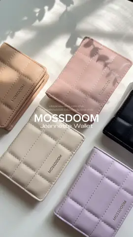 กระเป๋าสตางค์ใบสั้น รุ่นใหม่จาก #mossdoom มีให้เลือกถึง5สีเลย มาพร้อมสายโซ่ด้วยน้าา🤍✨🌈😍 #mossdoombag #กระเป๋าmossdoom #กระเป๋าตังค์ใบสั้น #กระเป๋าสตางค์ผู้หญิง #รีวิวกระเป๋า #กระเป๋าสตางค์ #กระเป๋าแฟชั่น 