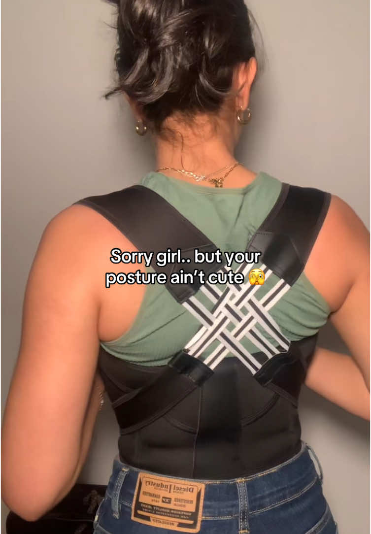 I think 2025 = better posture 💕 Link in bio! 🔗 #giftsforher #posture #posturecorrection #posturecheck #posturecorrector #backpain #painreliever #painrelief #neckpain #shoulderpain #spinehealth 