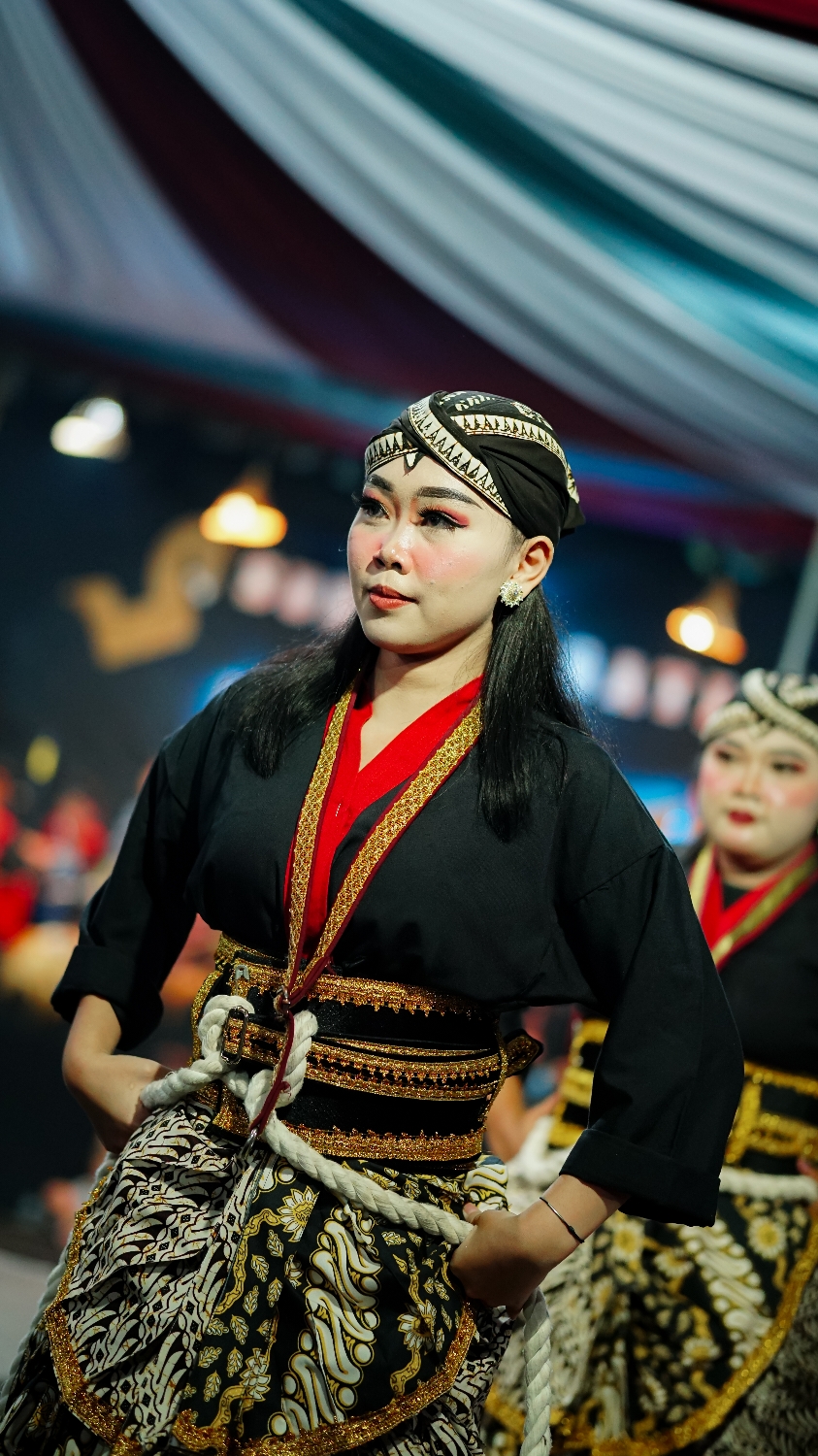 WAROK PUTRI DARI  PUTRO ASWOTOMO MANUNGGAL (PAM) BAGUSAN  #kebogiro #putroaswotomomanunggal #pam #waroksurup #waroktemanggungan #warok #warokputri #warokputroaswotomomanunggal 