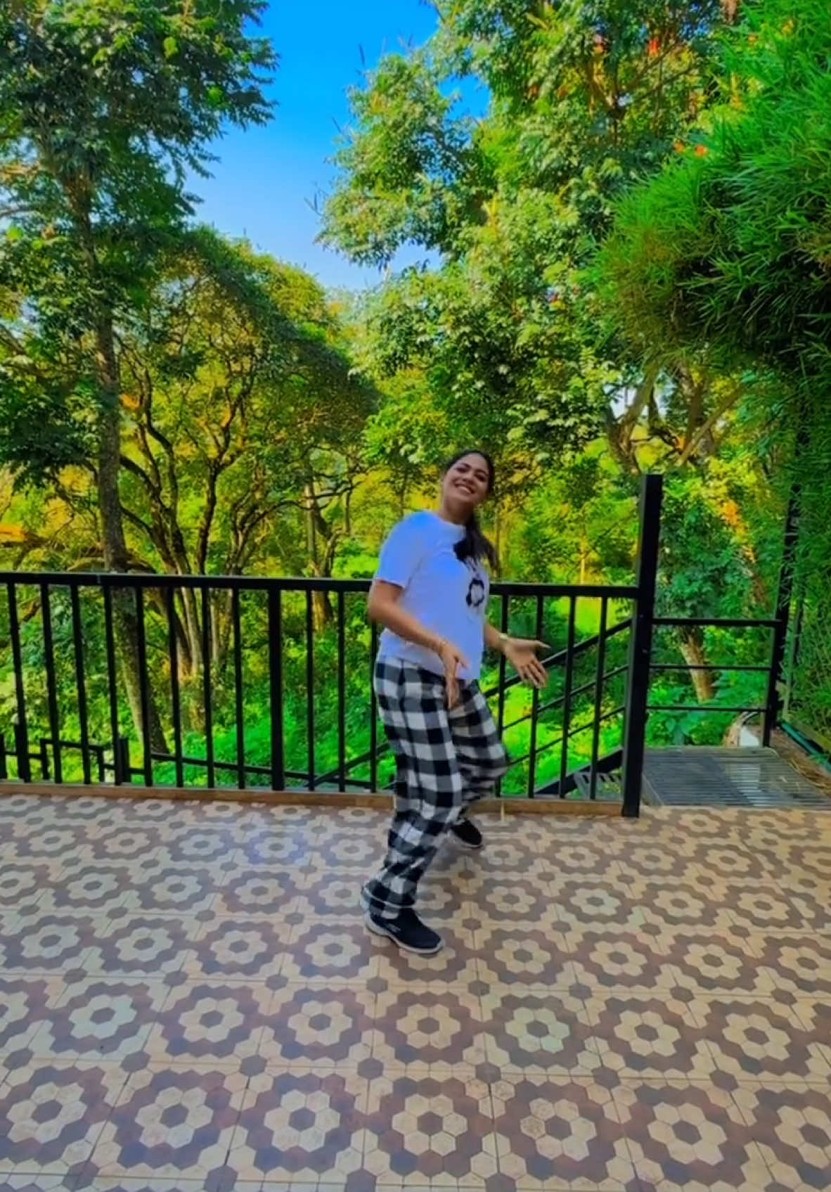 Dabidi dibidi 😛💃#kiki_maa #dance #munnar #uae #kerala 