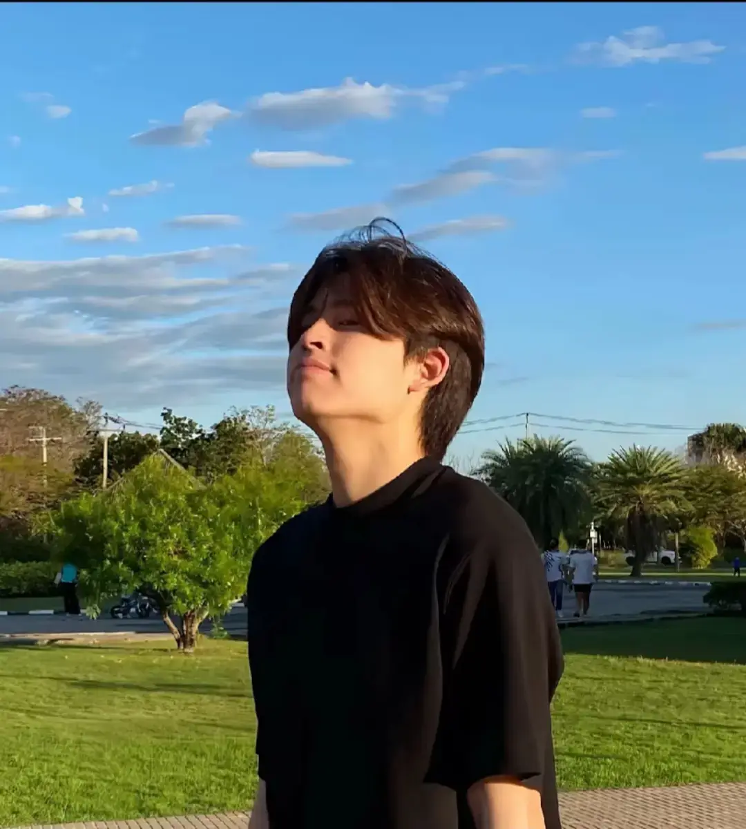 pondရဲ့normal photosတွေတောင်းသူလေးတဲ့တွက်ပါနော်cbမာပုံပိုရင်မရောက်လို့နော်လိုင်းမကောင်းလို့ပါခ😊#