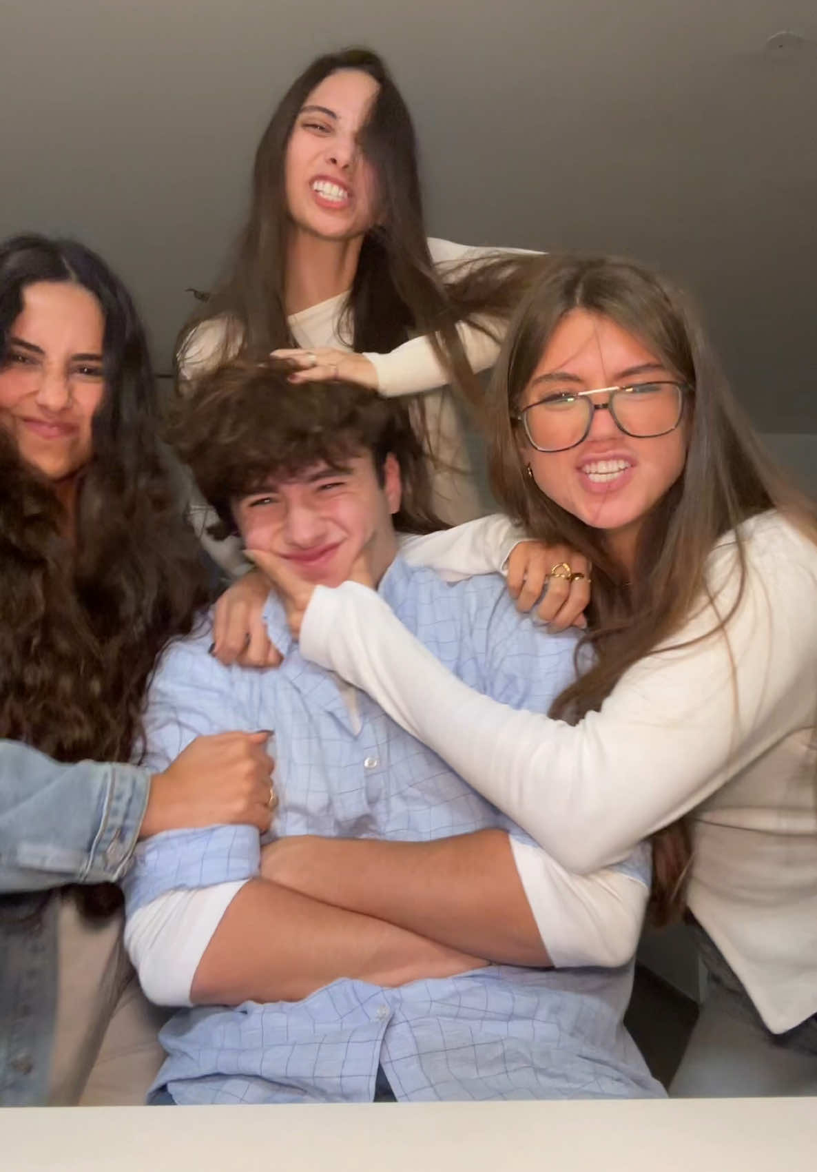 בפועל אני זה שמגן עליהן #fyp #foryoupage #foryou 