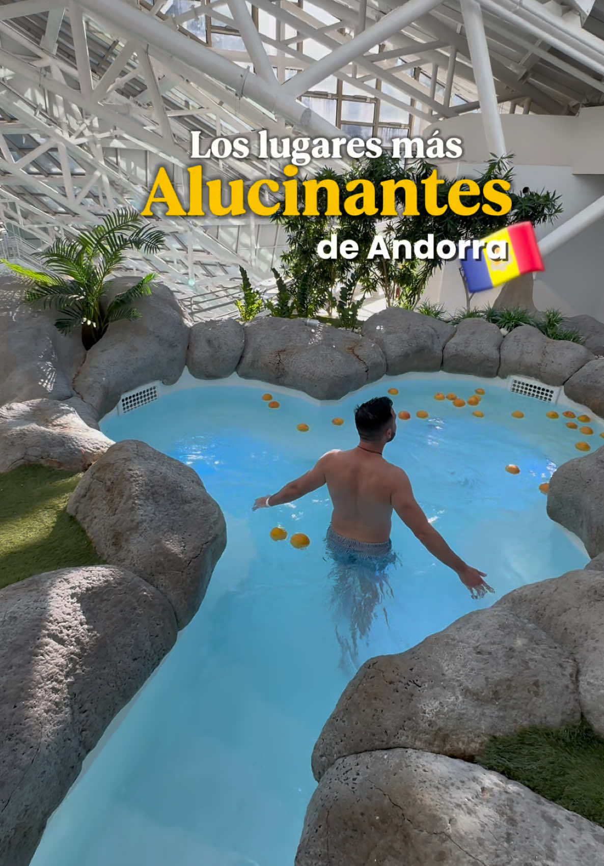 LOS LUGARES MÁS ALUCINANTES DE ANDORRA 🇦🇩  📌TOBOTRONC  El tobogán de acción más largo del mundo, con 12 min de subida y 8 min  de bajada de puro vértigo, se encuentra en @naturland_andorra  📌MIRADOR ROC DEL QUER Situado a 1900m en Canillo, te ofrece las mejores vistas sobre Andorra, no apto para gente con vértigo 😂 📌CALDEA  Uno de los mejores Balnearios de Europa, cuanta con restaurantes y parking propio, se ubica en el centro de Andorra @caldea_andorra  📌OS DE CIVIS  El único pueblo de España al que no se puede acceder desde España, con apenas 60 habitantes es un lugar único para desconectar, aquí te recomiendo comer en @hotelvallsvalira  📌 PORT DEL RAT  Una gruta en la montaña de Ordino que podrás visitar con ruta de raquetas de nieve con @rocroiadventure  de 1,5h aprox ⏰ 📌MIRADOR DE TRISTAINA  Un reloj solar único en el mundo, situado en la cima de la montaña, esta ruta también la podrás hacer con @rocroiadventure  📌ROC MELER HOTEL  Para mí el mejor hotel de Andorra, con buena ubicación, spa, gym, 1 pub Irlandés, restaurante donde te cocinan al momento la comida en una cocina abierta y puedes encontrar en él ofertas de forfaits más alojamiento, ideal para ir a esquiar ⛷️  SE UBICA FRENTE AL MIRADOR ROC DEL QUER ✅ #lugareslindos #sitiosconencanto #sitiosconencanto #andorra #lugaresdeandorra #caldea #portdelrat #tristaina #relojsolarandorra #relojsolartristaina #miradortristaina  #balneario #balnearioandorracaldea #tobotronc #toboganandorra #toboganmaargodelmundo #tobogandeaccion #viajes2025 #naturland #osdecivis #pueblodeespaña #lleida #rocdelquer #miradoresunicos #miradores #miradorrocdelquer #hotelesandorra #alojamientosandorra #comerenandorra #rocmeler