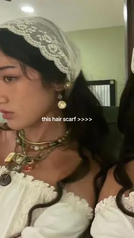 vintage triangle hair scarf 🔛🔝 #frenchlace #trianglehairscarf #vintage #tiktokfinds #aesthetic 