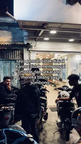 apa kamu tau rasanya disaat butuh bantuan tapi mereka seolah tidak menganggap keberadaanmu? #fyp #katakata #fypage #masukberandafyp 