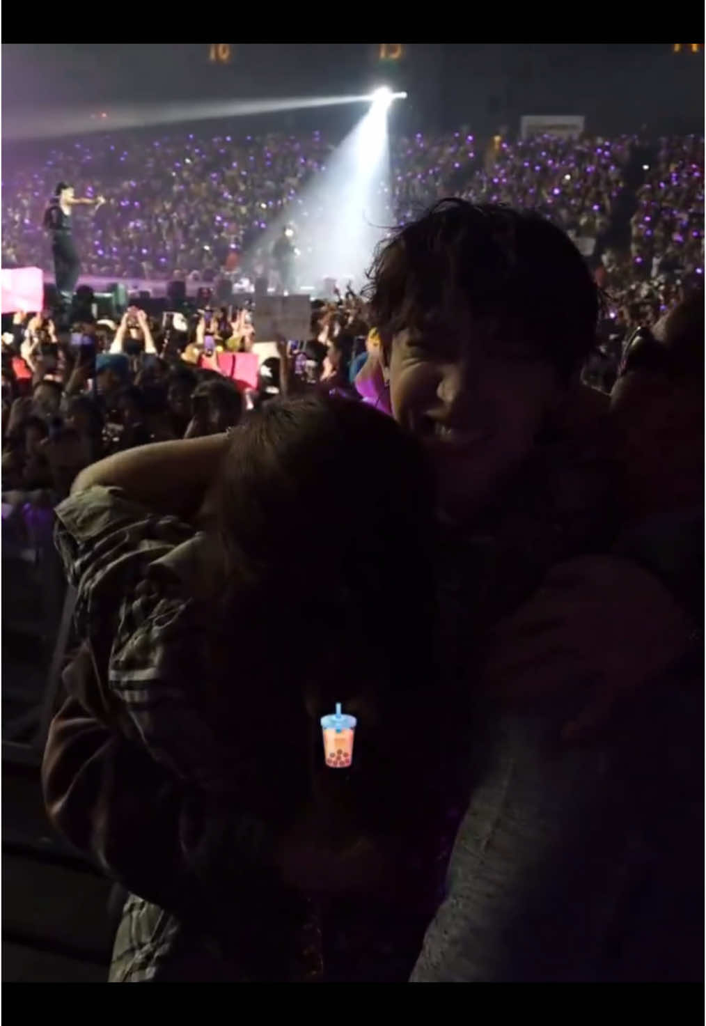 Chan hugging his parents ☹️ || #straykids #bangchan #skz #fyp  
