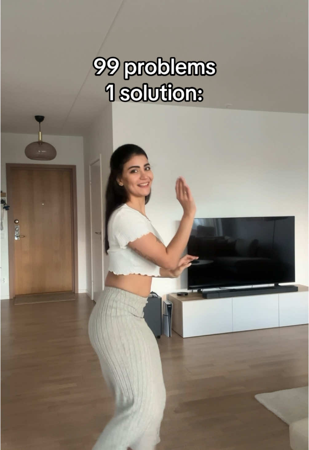 Hello  non-American TikTokers🥲😂 #fyp #bellydance #bellydancetiktok #bellydancechallenge #bellydancetutorial #dance #viral #fy #tiktopchallenge #goodbye 