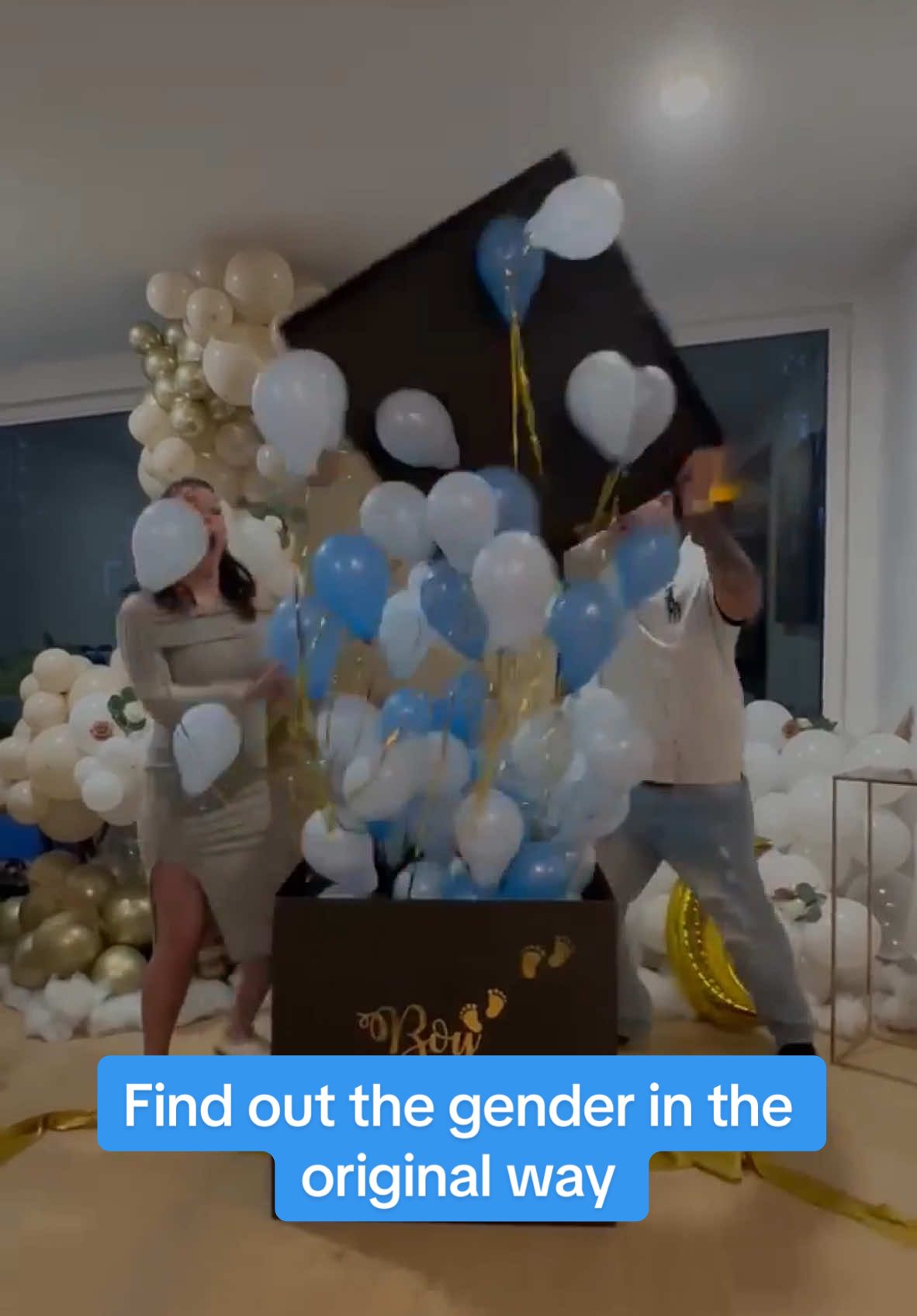 🤩WOW effect for your party: Surprise box with balloons that will impress everyone!» Do you also think that creating a true WOW effect is hard and expensive? We can turn the simple idea into a spectacular explosion of emotions!  The first time we made a surprise box for a gender reveal party, we were blown away by the reaction! When the box was opened and 40 of tiny balloons flew out, everyone gasped in amazement. From that moment, we knew exactly how to bring this magic to others. ✅ We customize the colors and theme to match your event – be it a gender reveal, birthday, or anniversary. ✅ We use certified balloons to ensure they stay vibrant and last longer. ✅ We create a beautiful arrangement, and when it’s opened, small balloons flow out, instantly bringing joy and surprise! ✅ We deliver the ready-made surprise box at your convenience – stress-free and hassle-free. 📸 Ant this video is a strong proof of the WOW effect of our box-surprise!  💌 Do you want to create this WOW effect at your celebration? 👩‍💻 Message us with “I want a surprise box,” and we’ll start preparing your unforgettable moment today.