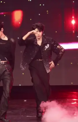 he's so Hot bro. DAY 2 TF家族 NEW YEAR CONCERT 2025 1.19 #zhangguiyuan #tf家族 #tffamily #tf家族练习生 #tffamily_4th_generation #tffamily #cpop #idol #trainee #fyp #时代峰峻 