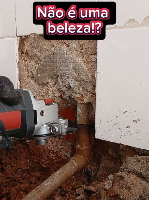 Amo ferramentas: Adaptador oscilante para Esmerilhadeira na prática cortando canos de água #dicas #ferramentas #esmerilhadeira 