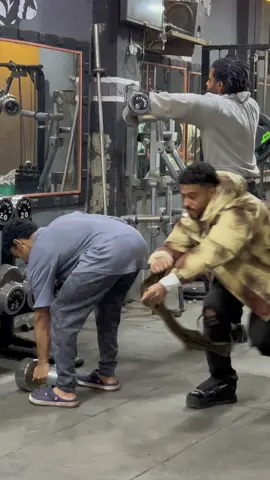 اقوي مقلب هتضحك من قلبك😂#fypシ゚ #foruyou #Viral #ناصر_بيومي 