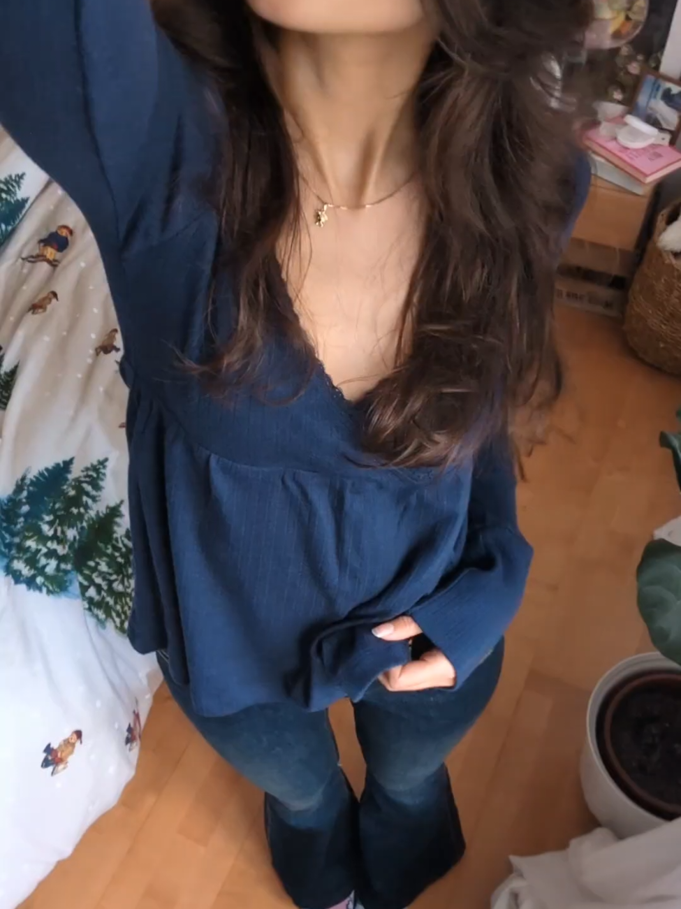 I'm obsessed  #hollisterbabydolltop #lowrisejeans #stockholmstyle 