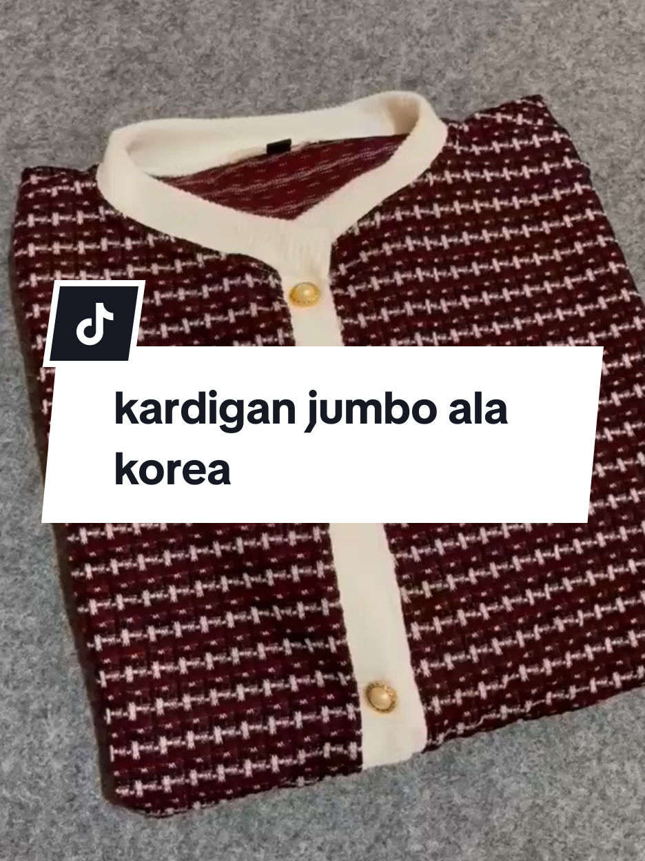 kardigan oversize ala ala korea kardigan jumbo ld 130 muat sampe 90kg  ,cuss di co bebs  warna masih banyak 😍🥰 #kardigan #jaket #jaketwanita #baju #oversize #OOTD #ootdfashion #wanita #bigsize #affiliatetiktok #fyppp #burgundy #sweaterweather 