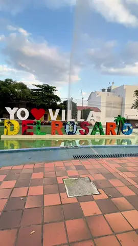 🎥 ¡Conoce el camino a nuestra nueva sede de Tiendas La Ganga! 🛍️ 🚶‍♂️ Ubícanos fácilmente en la Calle 8 #7-32, pleno corazón del Centro de Villa del Rosario. 🎯 ¿No sabes cómo llegar? ¡No te preocupes! En este video te mostramos paso a paso el recorrido para que no te pierdas. 🗺️✨ 📢 Encuentra nuestras ofertas increíbles y productos únicos al mejor precio. ¡Porque en Tiendas La Ganga, lo bueno, bonito y barato, sí existe! 🔥 🔔 Dale like, comenta y comparte para que nadie se pierda nuestra nueva sede. ¡Te esperamos con los brazos abiertos! 🤩 #TiendasLaGanga #VillaDelRosario #OfertasIrresistibles #NuevoPunto #cúcuta 