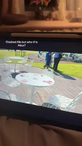 STOP HATING,IT WAS JUST A QUESTION!!!I’m not the only one that’s confused,right?#aliceinborderland #aliceinborderlandnetflix #aib #aliceinborderlandseason2 #aliceinborderlands2 #aib2 #fyp 