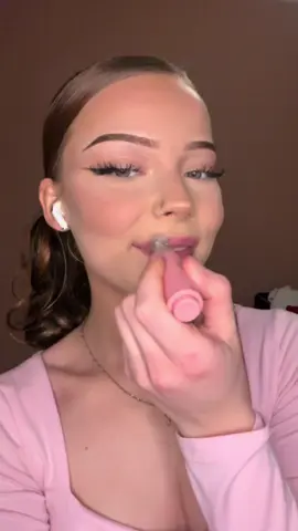 Bestellt Heute noch das Bellaré Lip Lift Set und Erfreue dich innerhalb von 2 Werktagen an deinem Lippenroller 🥰🥰   #Lip #Lift #Set #Bellaré #fy 