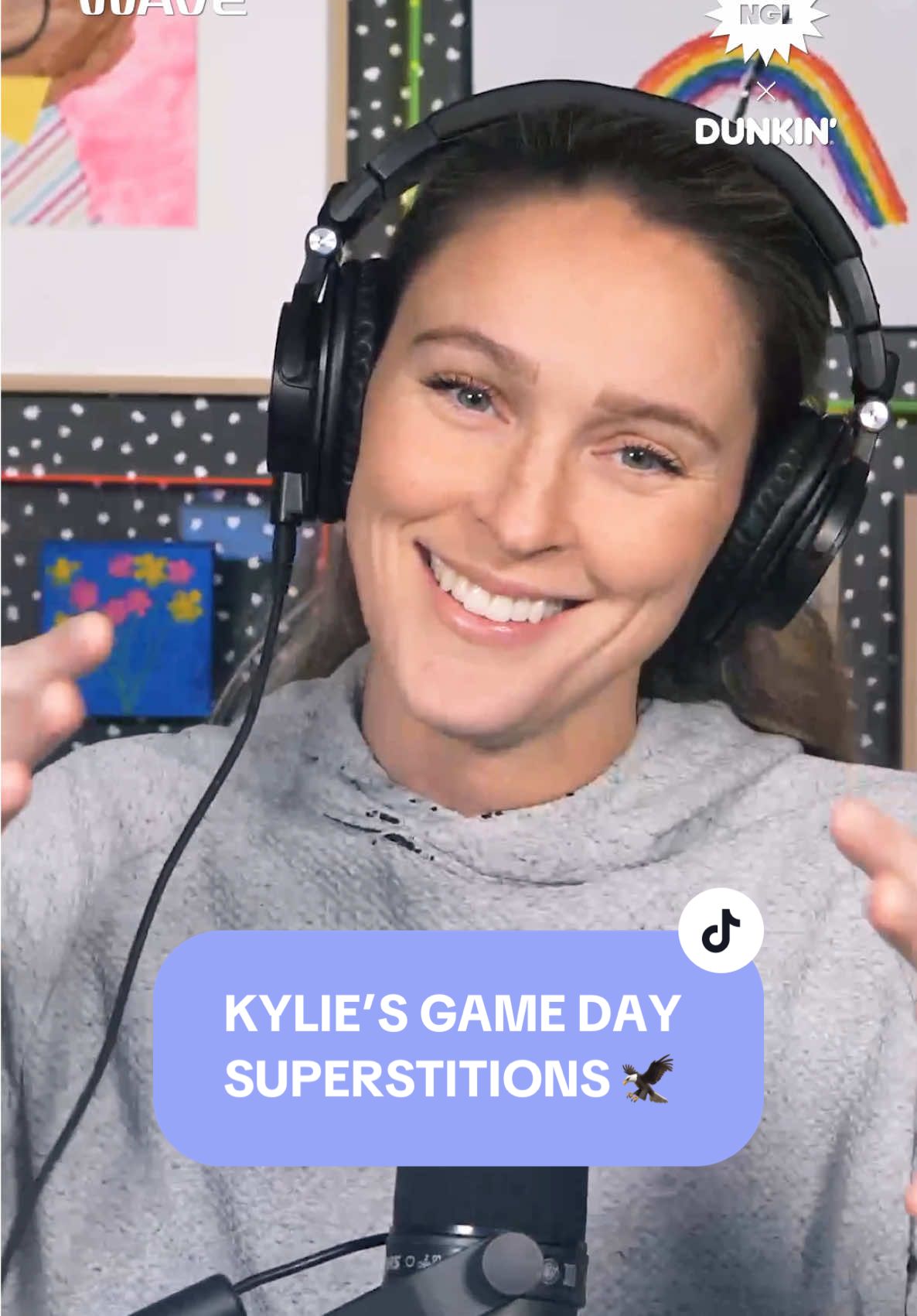 Yes, @Kylie Kelce had two wooden spoons to knock on during this segment! #gobirds #philadelphiaeagles #flyeaglesfly 