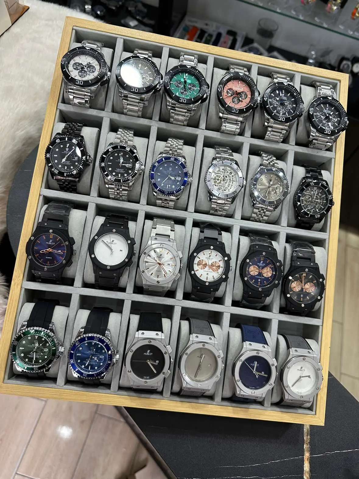 ⭕️البيع بالجملة فقط ⭕️ ☎️0557623155☎️/☎️0792244959☎️ 📣📣 تشكيلة جديدة مودالات رجالية 💯✅ ماركات عالميه 😎  🚨عااااااجل 🚨 🔥عرض خاص ولفترة محدودة جدا 🔥 prix choc  🔶عروضنا مزالت مستمره ✅ عملنالكم اجمل كوليكشن تع 💯ساعات ⌚️⌚️رجالية فخمة و بتصاميم مميزة تناسب اذواقكم✨ 💫💫 ماركات عالمية 😎🤙  راح تلقا كل الي يناسبك بجوده و سعر رمزي . ✅سيري تجي فيها 20 حبة و نمدولكم سيبور (لي تعرضو بيه سلعة باااطلل)  ✅ التوصيل  58 ولاية 💫💫 ✅ الدفع عند الاستلام  للطلب تواصل معنا على الخاص او اتصل ب احد الارقام :  ☎️☎️0557623155☎️☎️ ☎️☎️0792244959☎️☎️ Soyez les bienvenus 😊❤️💫💫 https://t.me/accessoires_en_gros_25 #gros #accessories #montre  #eulma 