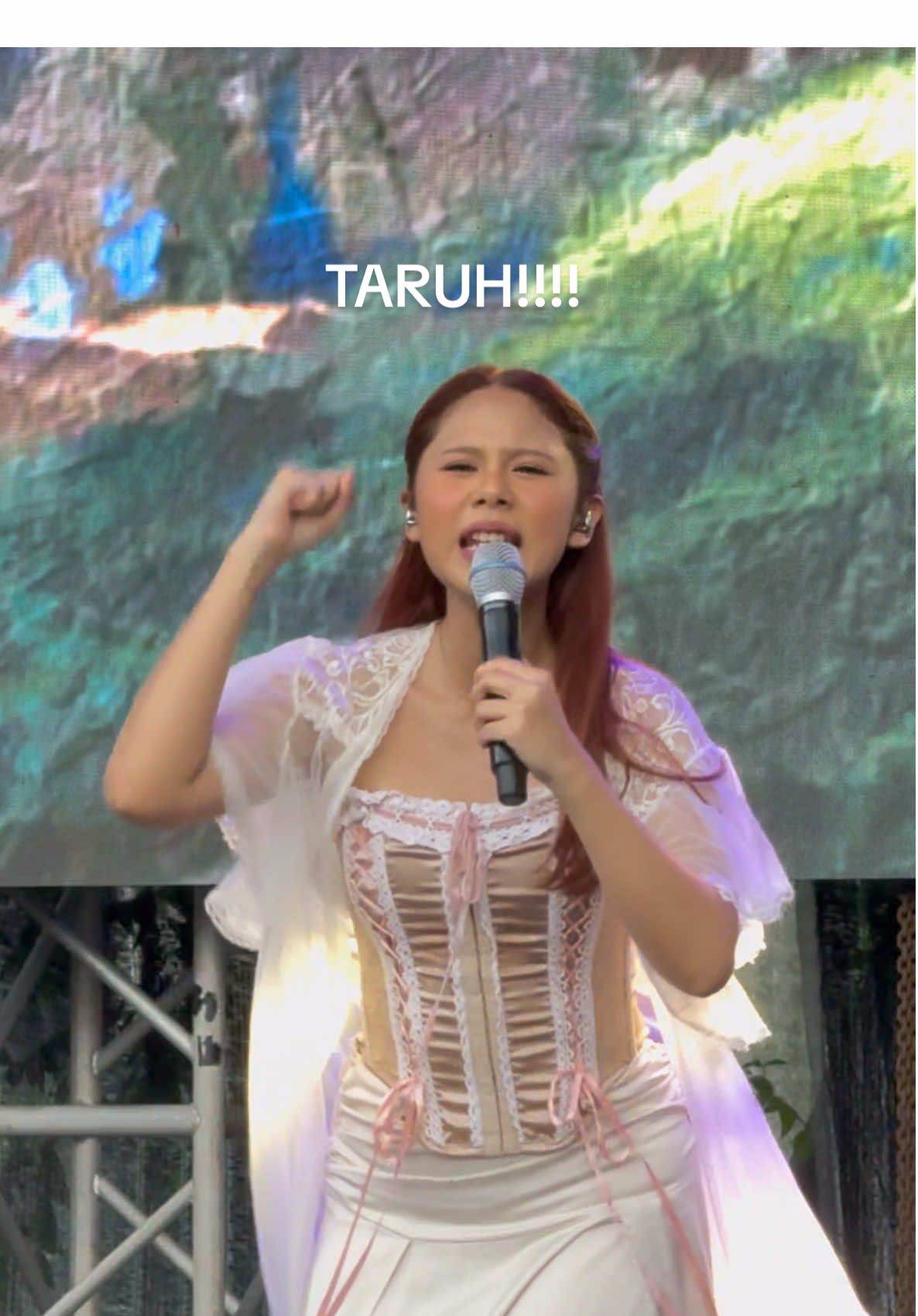 Taruh @@nadin⋆.ೃ࿔*:･ 