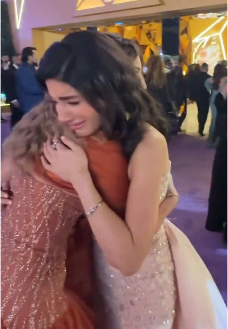 احلى اخوات الله يبعد عليهم شر الخلق                                 #narinsbeauty#sherinsbeauty#fyp#joyawards#sister#sisters#خوات#اختي#شيرين#نارين 