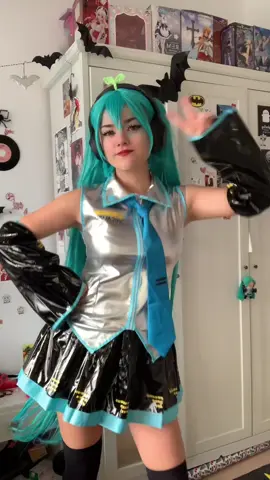 MIKU IN FORTNITE MIKU IN FORTNITE #hatsunemiku #mikucosplay #hatsunemikucosplay #vocaloid #vocaloidcosplay 