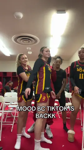 we backkkk #wbb #fyp #usc #tiktok @Dominique Darius @brooklyn 🤍 @TVO @AG3✨🦅 @ken💗 