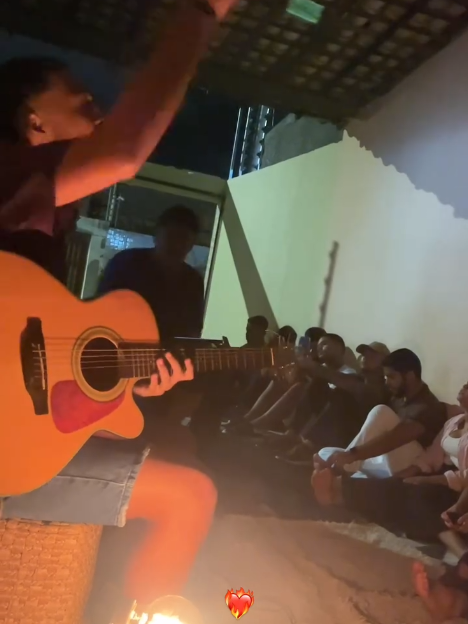 WORSHIP NIGHT ❤️‍🔥 O Fogo Arderá 🎶 #foryou #foryoupage #fyp #viral #musica #gospel #worship 