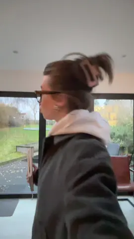 my claw clip matches my notebook 😻😻#fyp #outfit 