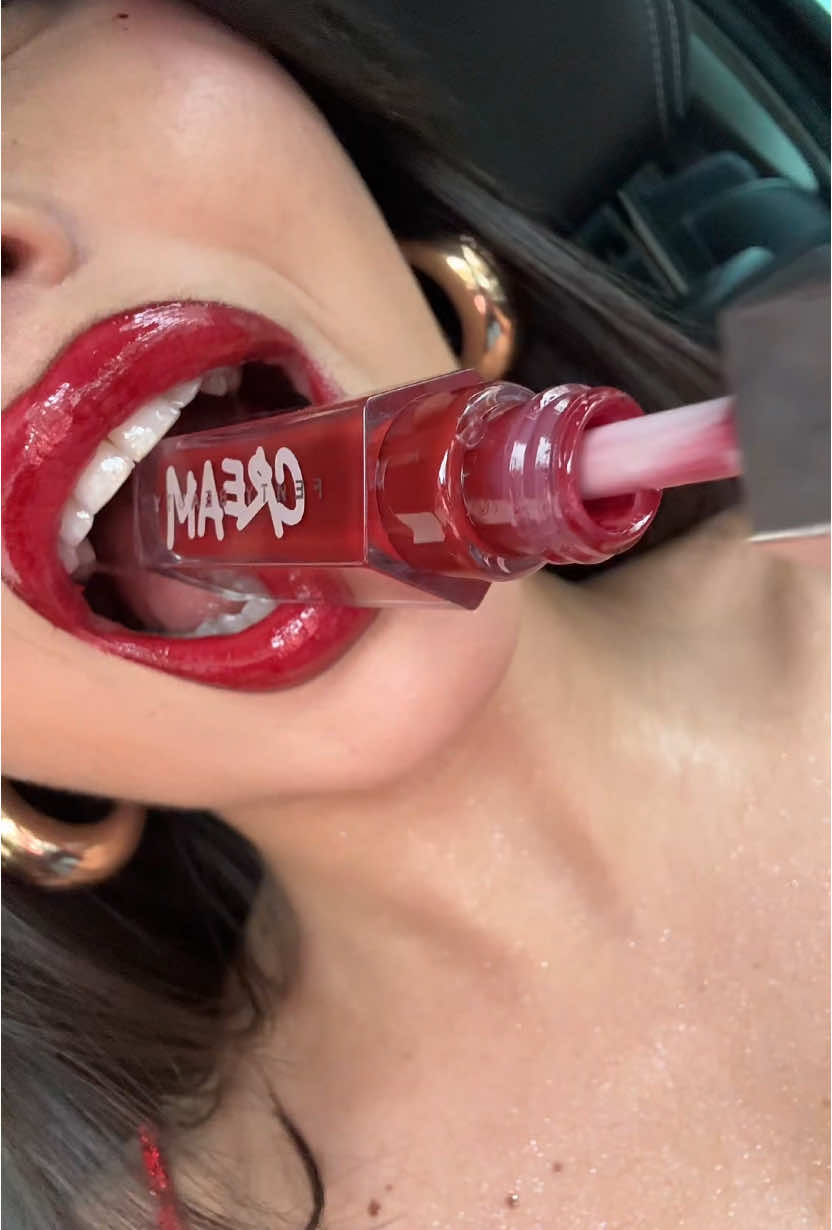 red lips give 1000 aura’s points. ( BY THE WAY TY SO MUCH FOR 1M 😭😭 tomorrow I’ll post a video to say ty🥹🥹 I love you so much guyss🫶🏻)