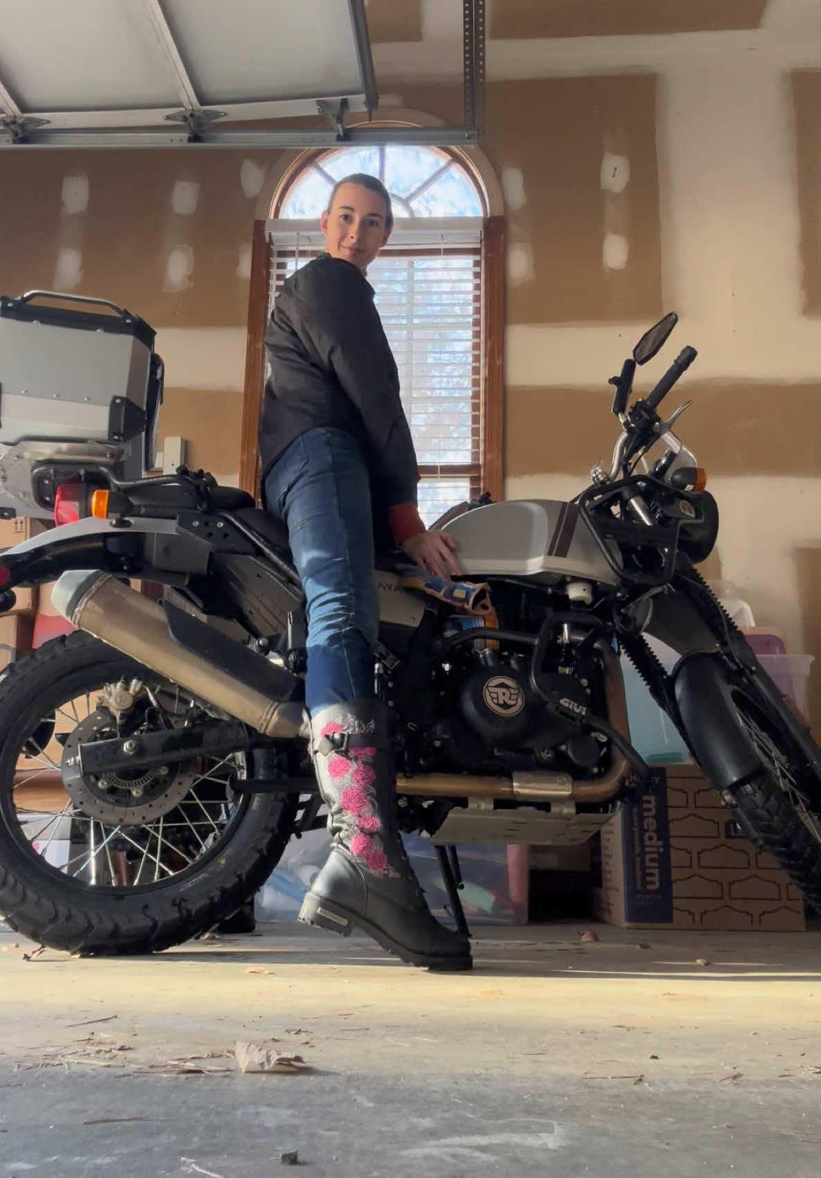 *awkward bike step over* howdy 👋 🤠 guess we’re still here? #girlbiker #outfittransitions  #royalenfieldhimalayan 