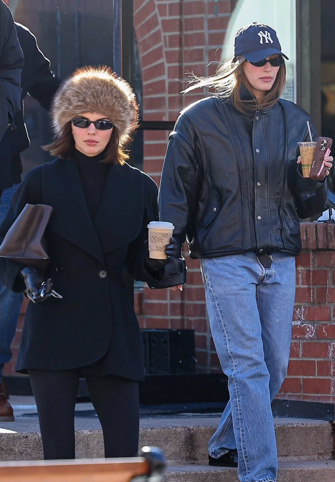 Hailey Bieber, Kendall Jenner and Fai Khadra were seen leaving the Unravel Coffee in Aspen, Colorado. #kendalljenner #haileybieber #faikhadra #aspen #foryoupage #fyp #foryou #outfits #outfit #fy #blowthisup #viral #trend #rhode 