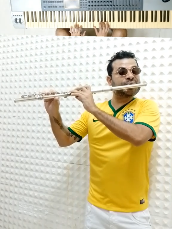 #covermusic #garotadeipanema #desafinado #bossanova #brasil #flauta #piano #galcosta #tomjobim #santacruzdelasierra🇳🇬 #bolivia #fyp #viraltiktokvideo 