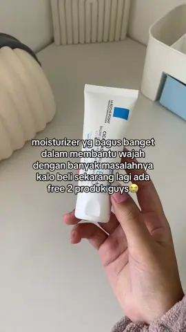 #larocheposay #cicaplastbaumeb5 #fyp #moisturizerviral #skincarekorea 