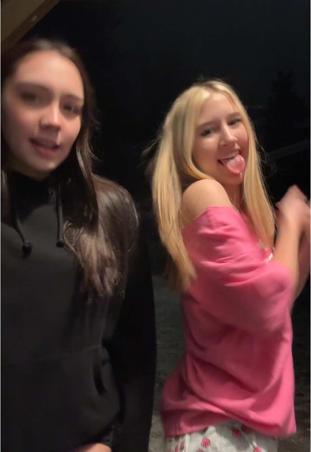 tiktok back, so we are. 💋😉 @kianna #GETONFYP #relatable #tiktoksave #blowthisupforme #bestie 