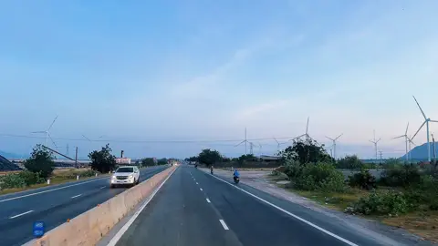 Anh em chạy bắc nam bỏ quên con đường  huyền thoại này rồi