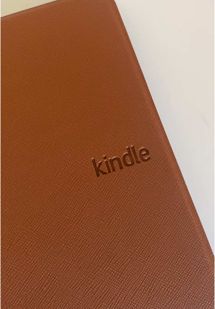 Shopee sempre salvando 🤎✨ #kindle #kindle11geração #capaparakindle 