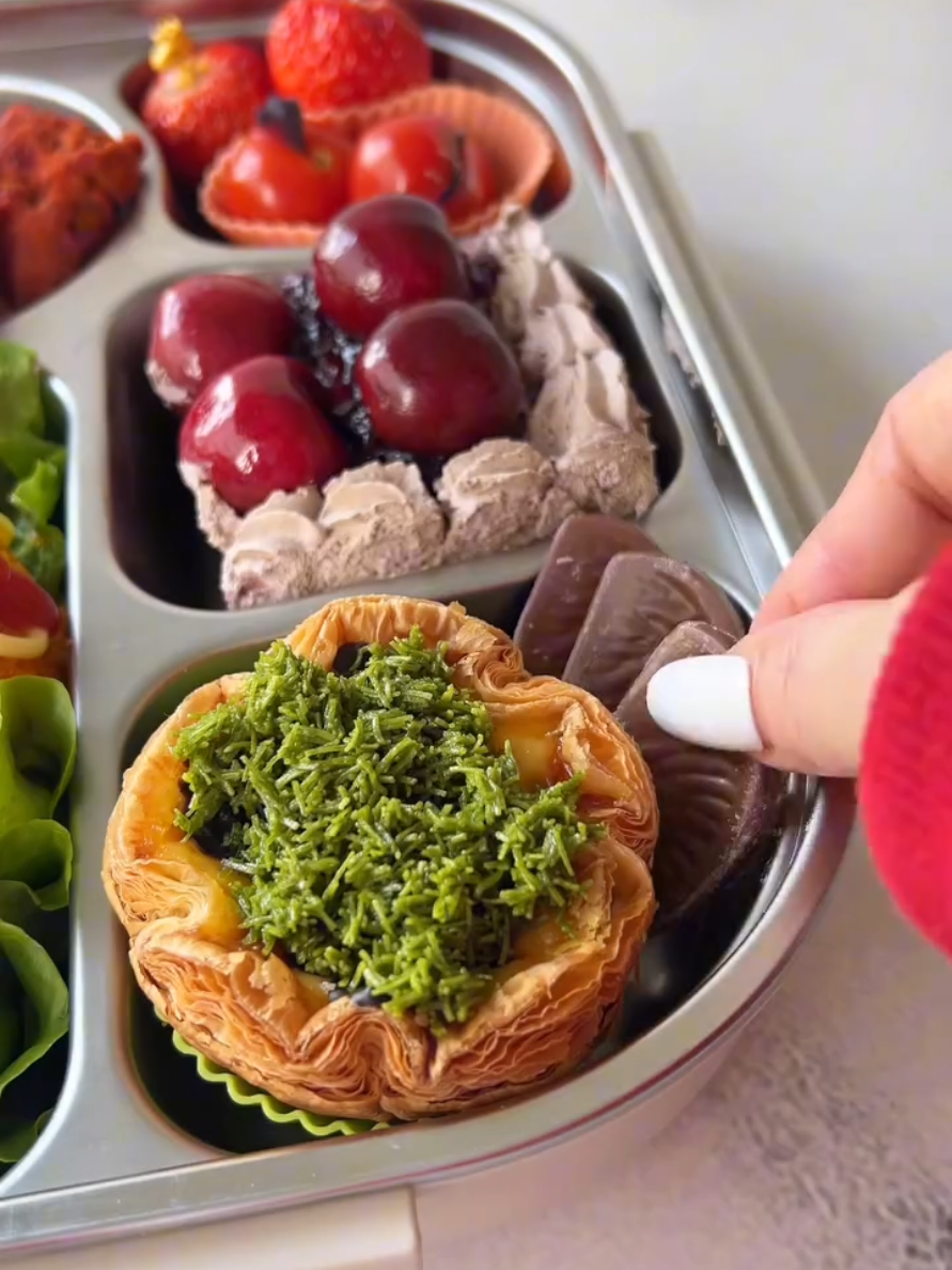 Make Bento with me #stawberry🍓 #asmrfood #bento #asmr #asmrvideo #food #chicken 