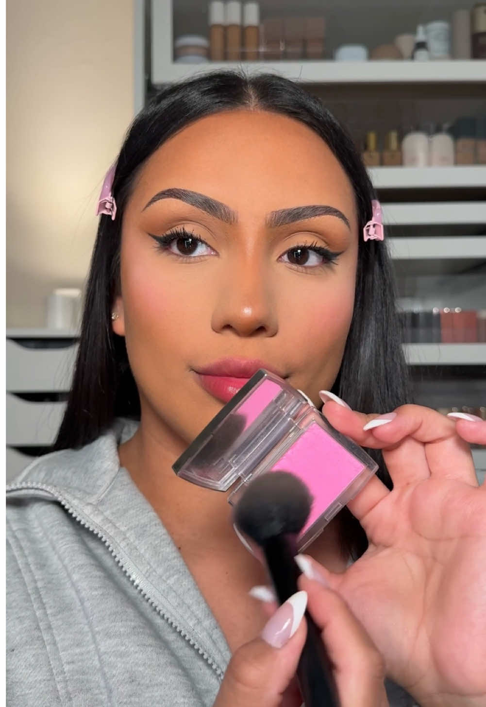 makeup therapy🩷 part 2. #makeupgrwm #makeup #makeuptherapy #pinkblush #hudabeauty #diorblush #diormakeup #kyliecosmetics #basemakeup #facemakeup #makeuptutorials 