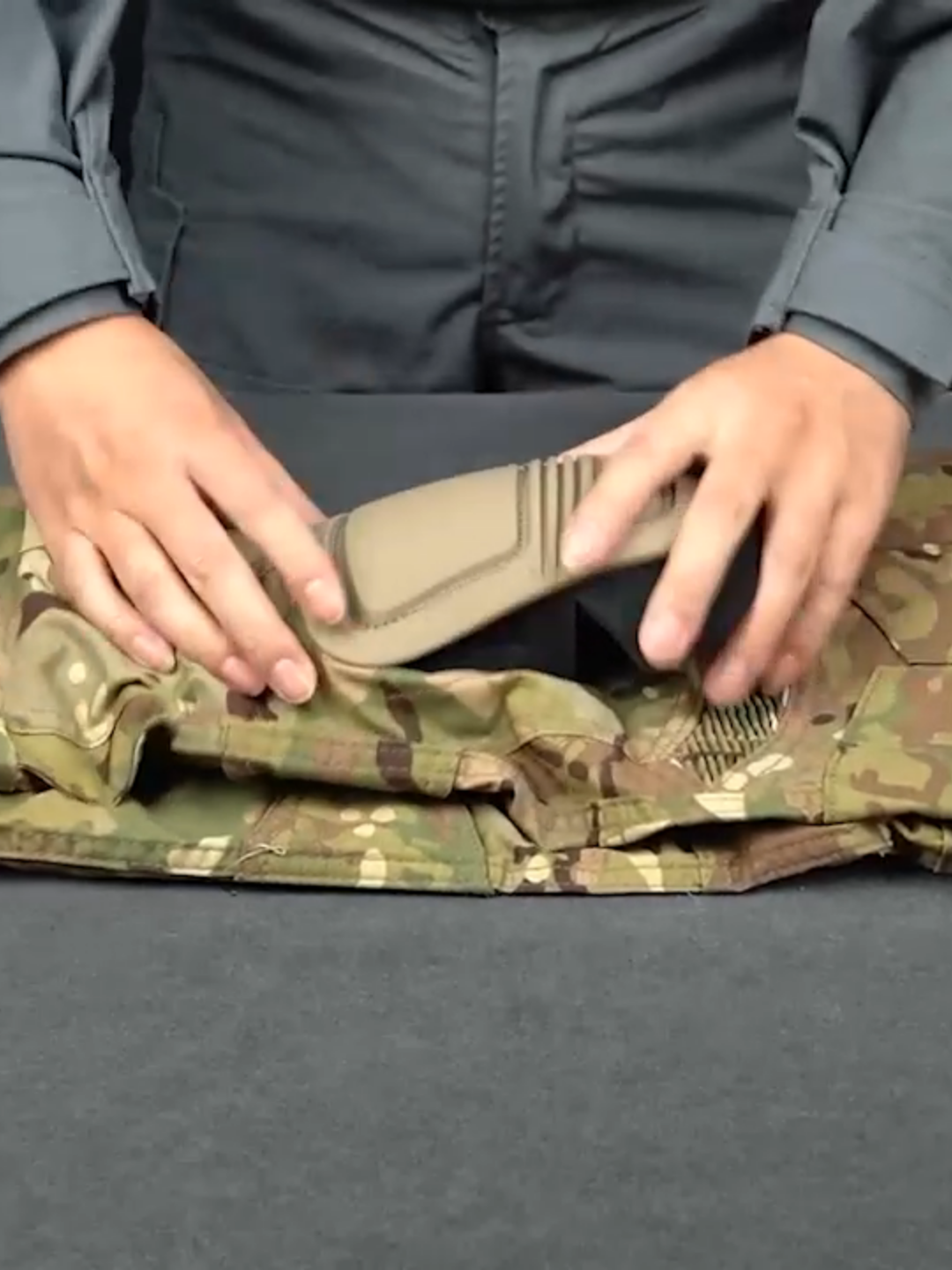 The  way to install the knee pads on G3 pants is super easy! Come and take a  look! You can buy them directly from the showcase of @idogearshop. @idogearshop #tiktokshop #tacticalgear #tacticalcosplay #fyp #us #military #idogear #airsoft #tactical #CQB #paintball #airsofter #idogeartactical #mc