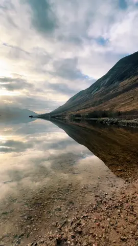 🏴󠁧󠁢󠁳󠁣󠁴󠁿Loch Etive 🏴󠁧󠁢󠁳󠁣󠁴󠁿 Those reflections 👌🥰  #Scotland #fyp #visitscotland #scotlandtravel #loch #glen #views 