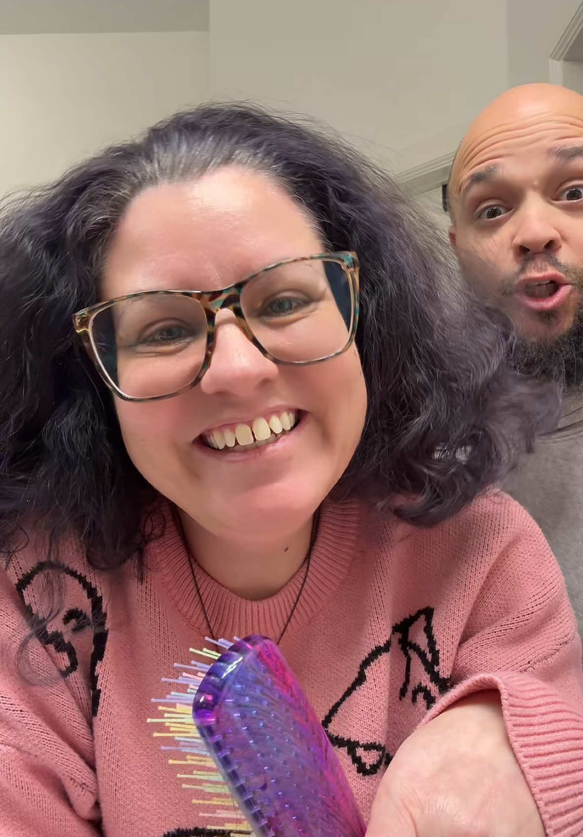 Detangling, massage brush. #detanglingbrush #scalpcare #scalp #haircare #massage #scalpmassage #hairplay 