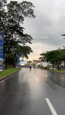 Cikarang + Hujan🌧️ Enak sambil ngebakso wkwk #cikarang #cikarangpeople #cikarangafterrain #meikartacikarang 